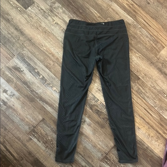 Black Athletic Leggings with Relaxed Fit - Picture 3 of 5